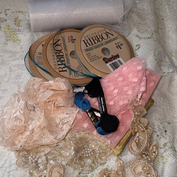 Vintage Darice ribbon pink lace pieces beaded appliqués gold trim thread tulle - Picture 1 of 13